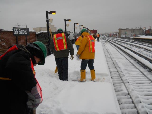 File:Snow Removal on Subways (12507867423).jpg