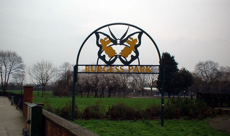 File:Burgess park sign.jpg