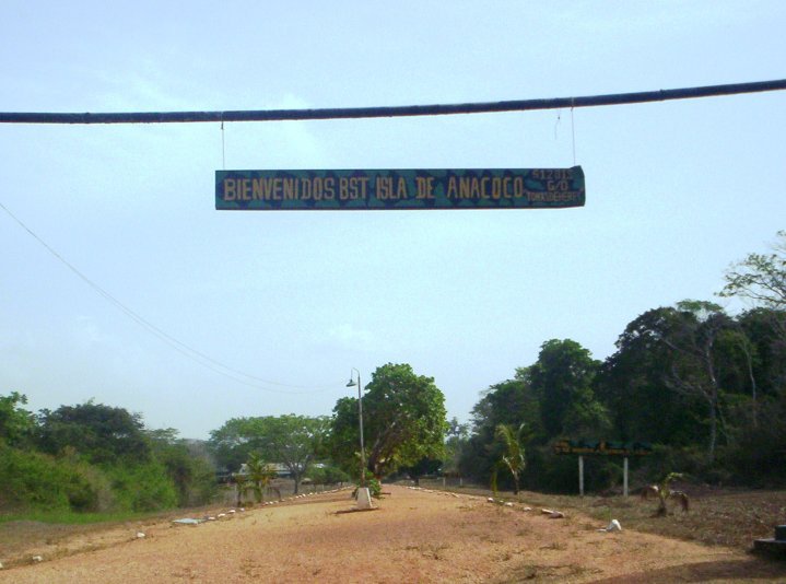 Archivo:Isla de Anacoco Bienvenida.jpg