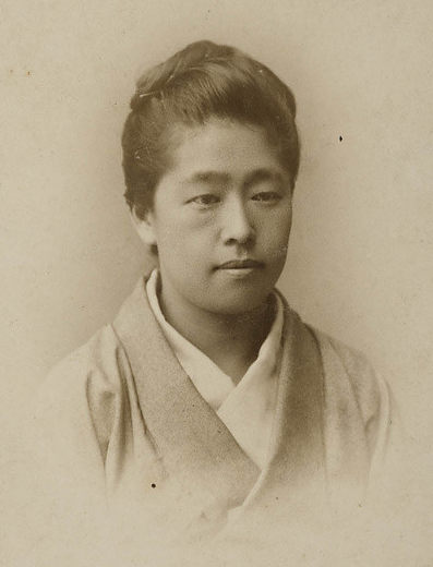 File:Tsuda Umeko Portrait c1900.png