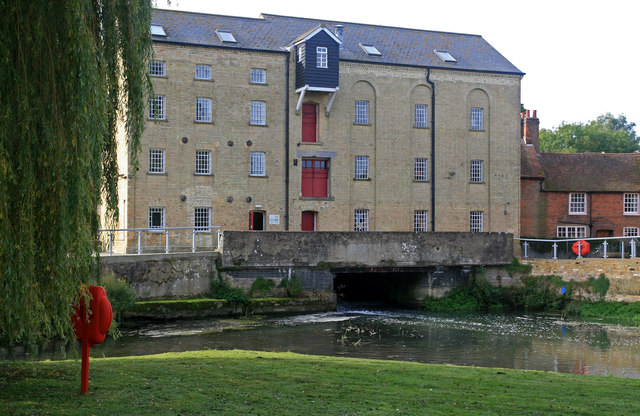 File:Holme Mills, Biggleswade.jpg