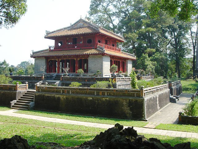 File:Minh Mạng mausoleum.jpg