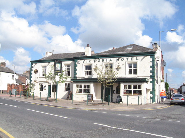 File:The Victoria Hotel - geograph.org.uk - 871822.jpg