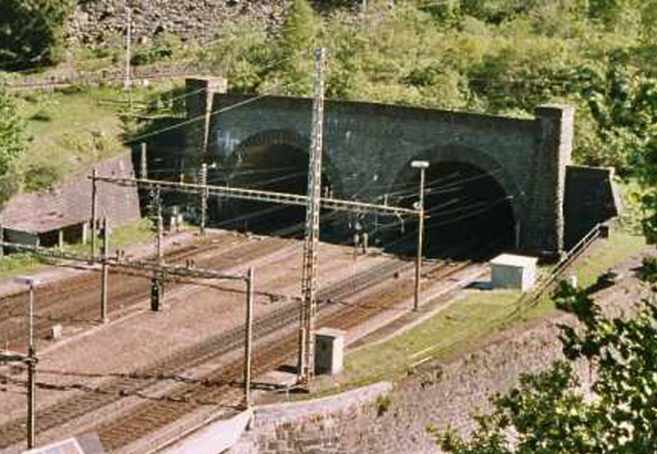 File:Gotthard Tunnel 05.jpg