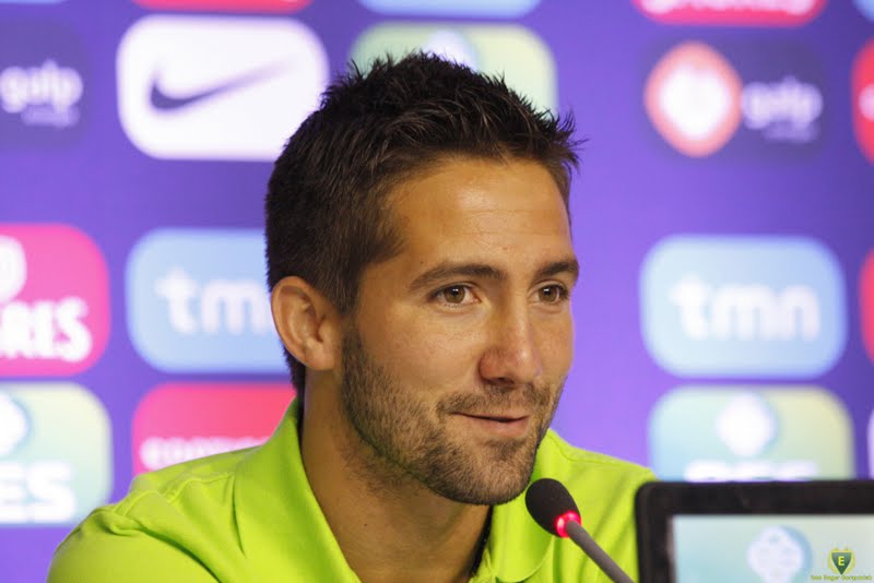 File:João Moutinho Euro 2012 01.jpg