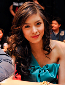 Archivo:Kim Chiu by Ronn Tan, April 2010.png