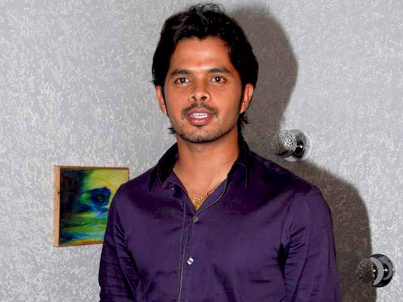 File:Sreesanth on the sets of KBC 10.jpg