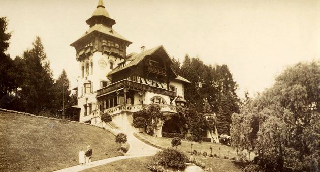 File:Villa Waldberta, c.1910.jpg