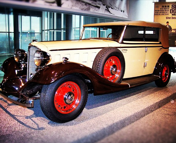 File:1933 Buick Convertible Phaeton (8222492856).jpg