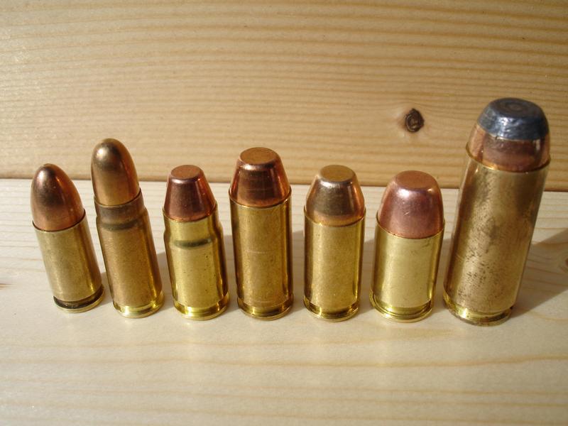 File:9mm 7,62mm 357sig 10mm 45SW 45GAP 50AE 001.jpg