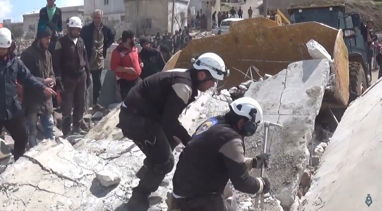 File:White Helmets Kafrowaid 21-3-2017.jpg