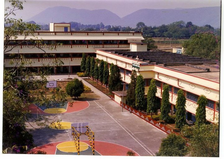 File:St.Joseph Convent School Campus (2).jpg