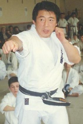 File:Azuma Takashi.jpg