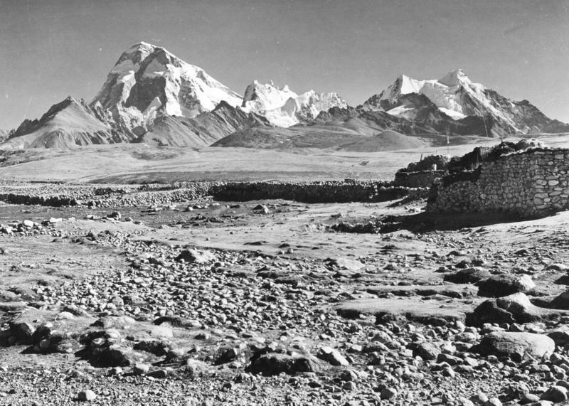 Файл:Bundesarchiv Bild 135-KA-06-039, Tibetexpedition, Landschaftsaufnahme.jpg