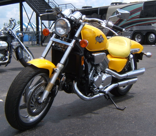 File:Honda Magna close-up.jpg