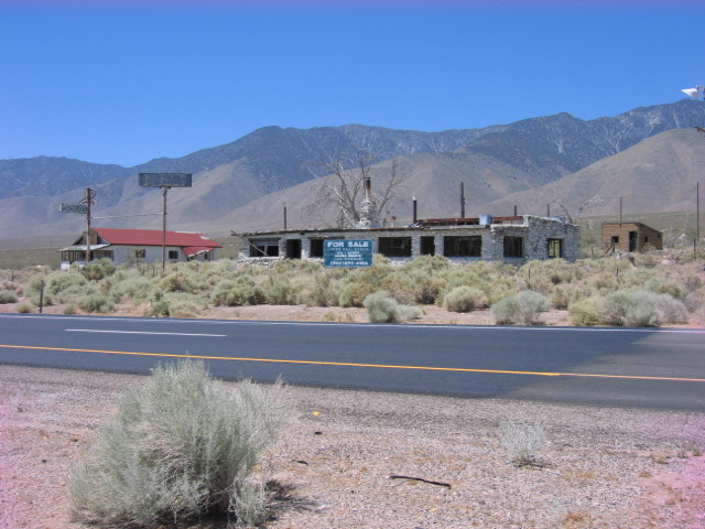 File:Ruins of Dunmovin California on 18 June 2010.JPG