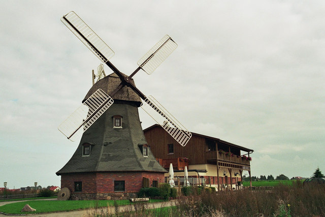 File:Brunshövener Mühle, Kühlungsborn.jpg