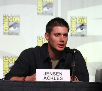 File:Jensen Ackles 2008 Comic-Con 03 Cropped.jpg