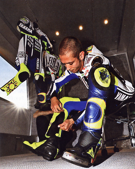 File:Valentino Rossi suiting up.jpg