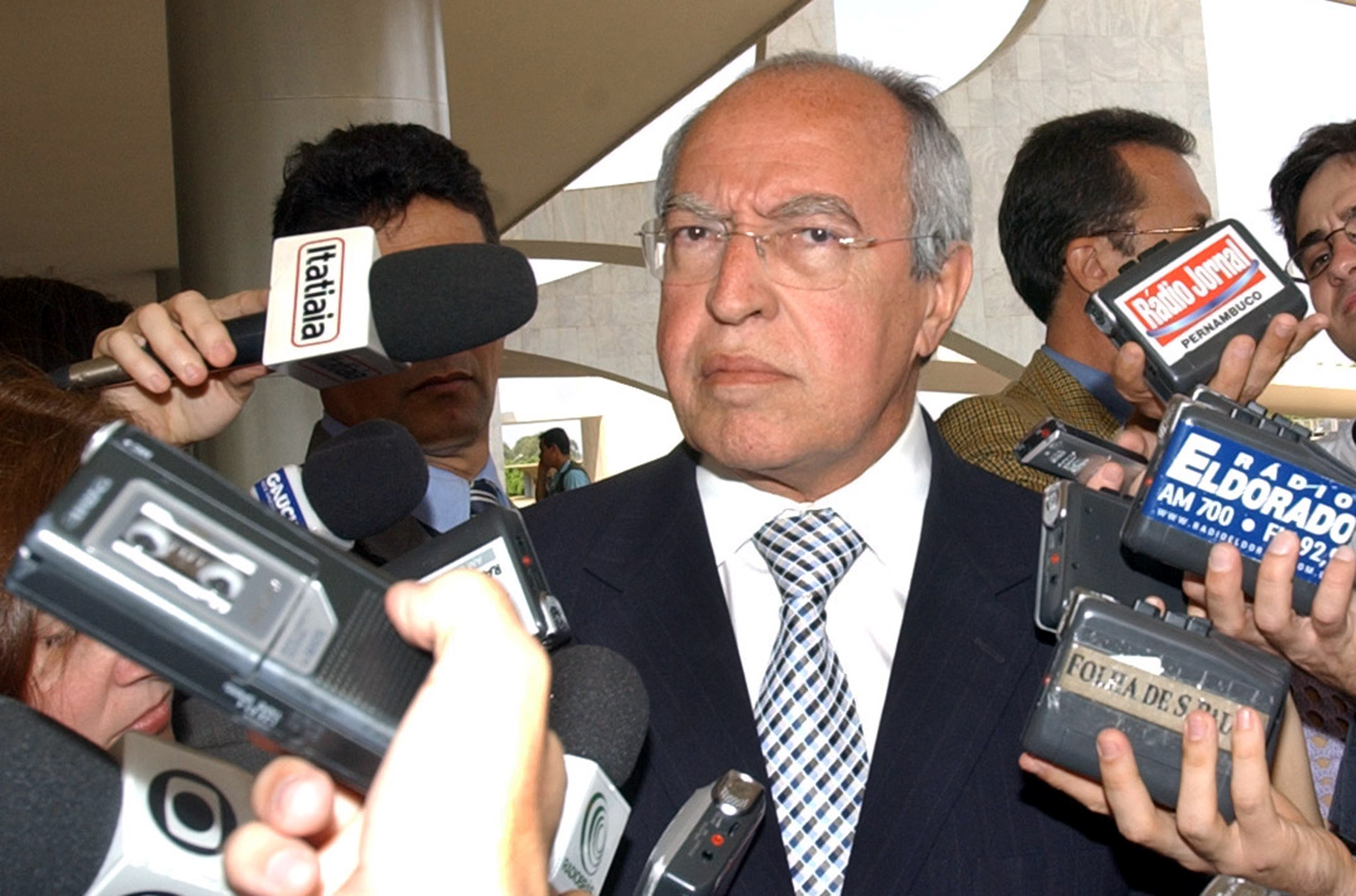 File:Lucioalcantara2006.jpg