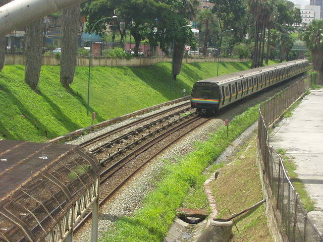 Файл:Caracas Metro Agua Salud.jpg