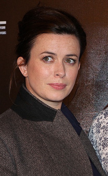 File:Eve Myles 2013.jpg