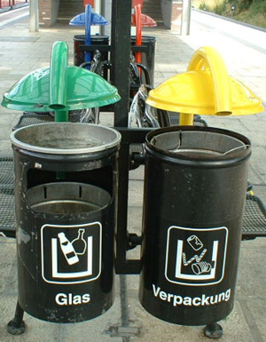 File:RecyclinginBerlin.jpg