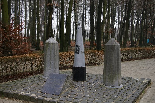 Файл:Vaals-Hoogstepunt-Monument.jpg