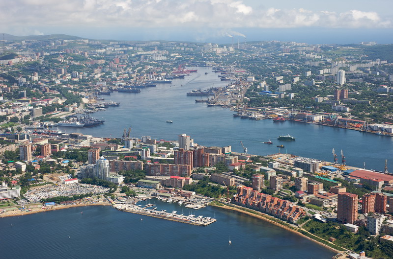 File:Center of Vladivostok and Zolotoy Rog.jpg