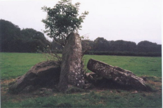 File:The Waterstone - geograph.org.uk - 1086873.jpg