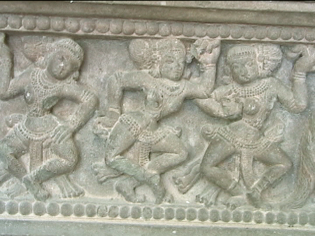 File:Apsaras on Tra Kieu Pedestal.jpg