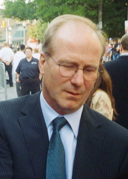 Файл:William Hurt (2005) crop.jpg