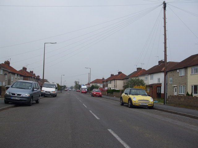 File:Broadway - geograph.org.uk - 1254319.jpg