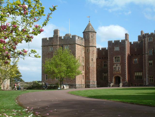 File:Dunster Castle 04.jpg