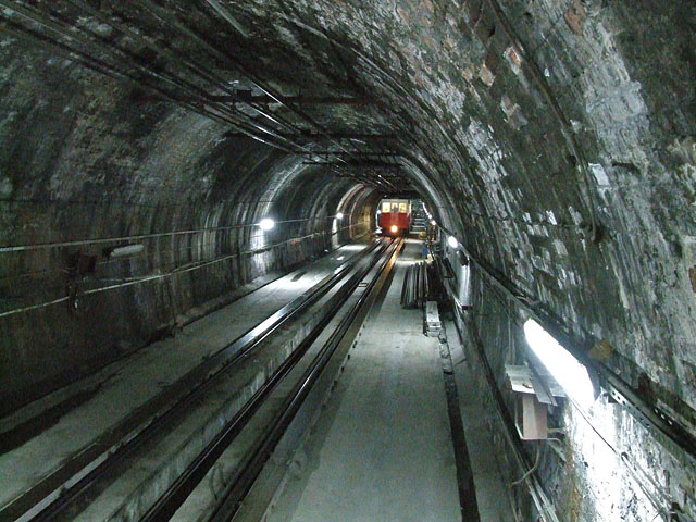 Файл:Istambul tunel.jpg