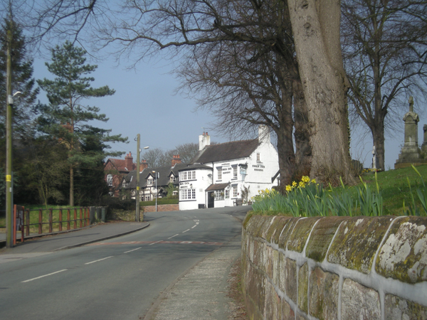 File:Wybunbury - Swan Inn.jpg