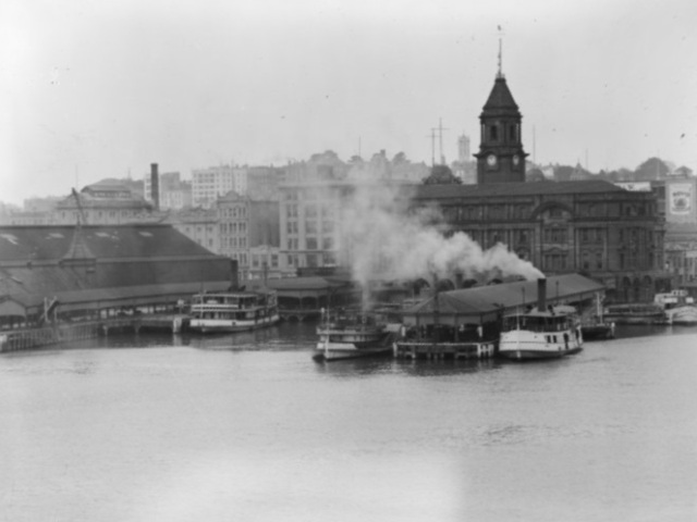 File:Auckland Waterfront Ferries 1912.jpg