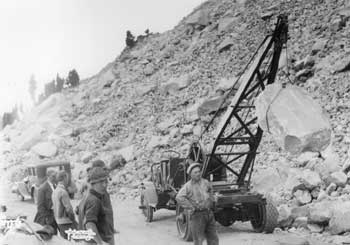 File:Construction of Rim Drive around Crater Lake.jpg