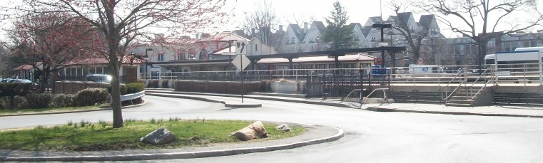 File:Bronxville commuter train station.jpg