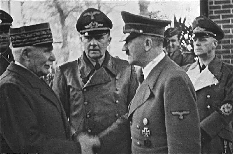 Archivo:Bundesarchiv Bild 183-H25217, Henry Philippe Petain und Adolf Hitler.jpg