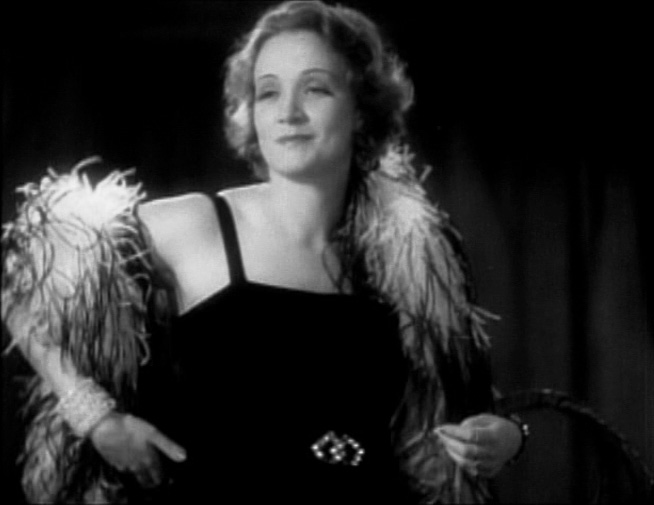 Archivo:Marlene Dietrich in Morocco trailer.jpg