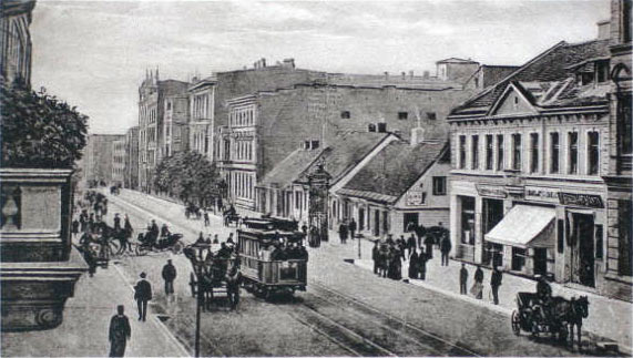 File:Piotrkowska Lodz 1900.jpg