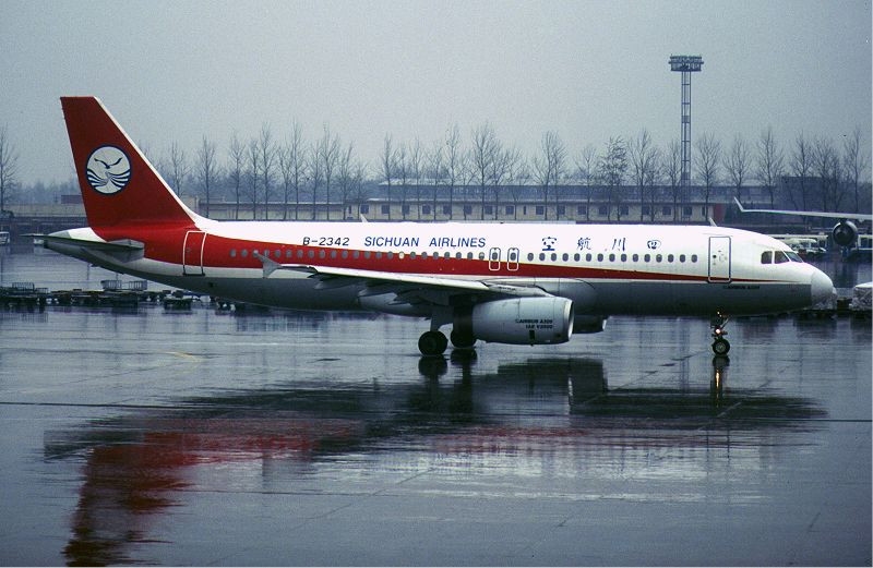 File:Sichuan Airlines Airbus A320 KvW.jpg