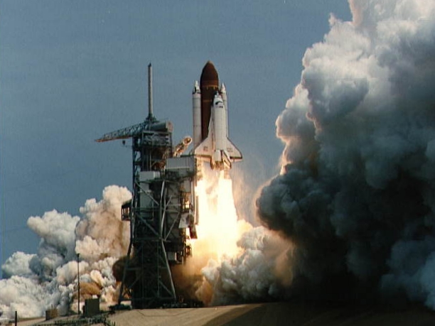 Archivo:STS-51B launch.jpg