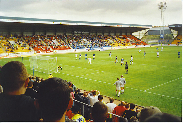 Archivo:Inside McDiarmid Park.jpg