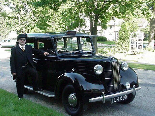 File:1957 Austin FX3.JPG