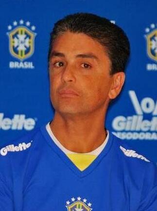 Archivo:Bebeto brazil (cropped).jpg