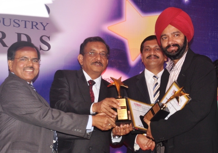 File:Harjeet Khanduja at Star of Industry Awards.JPG