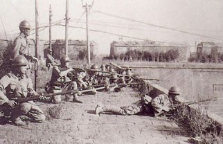 Файл:IJA troops invading Shenyang.jpg