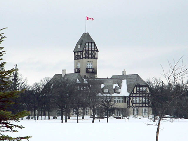 File:Assiniboine Park Pavilion 01214.JPG